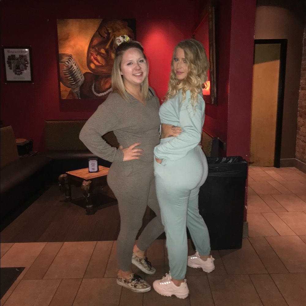 Cropped athletic set